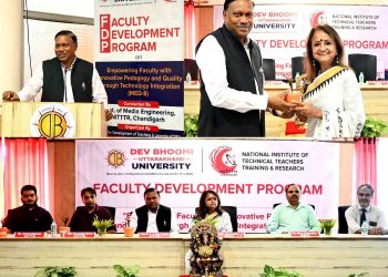 बड़ी खबर: डिजिटल तकनीकी को हथियार बनाकर चुनौतियों से लड़ना होगा – प्रो. पटनायक 