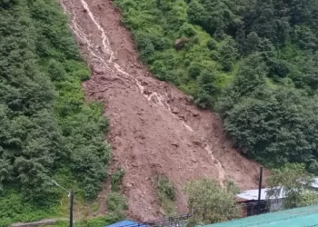 दुखद: यहां भूस्खलन की चपेट में आने से 3 मासूम मलवे में दबे, 2 की मौत, 1 घायल..