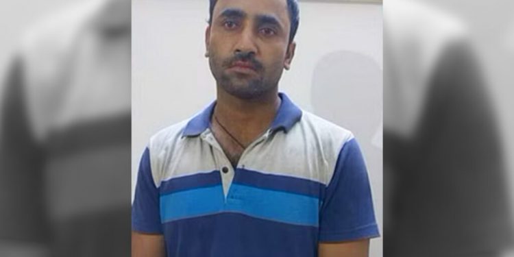 एक लाख रुपए का इनामी हत्यारा गिरफ्तार अपने चाचा की हत्या करके भागा था आरोपी