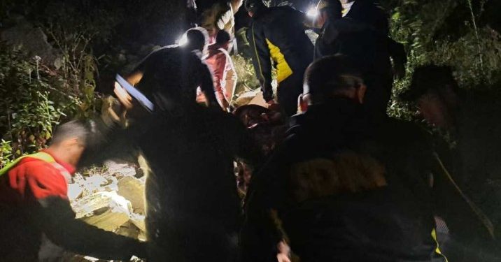 दुर्घटना : चंपावत में देर रात यहां वाहन गिरा खाई में