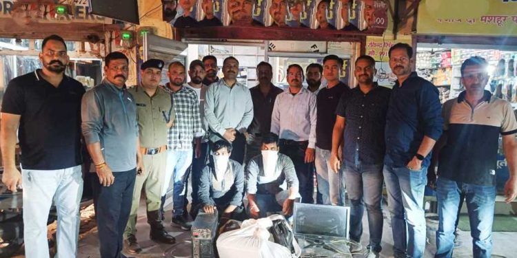 बड़ी खबर : जम्मू कश्मीर में नार्को आतंक में गिरफ्तार अपराधियों के दो साथियों को उत्तराखंड एसटीएफ ने यहां से किया गिरफ्तार,फर्जी दस्तावेज के साथ कर रहे थे काम