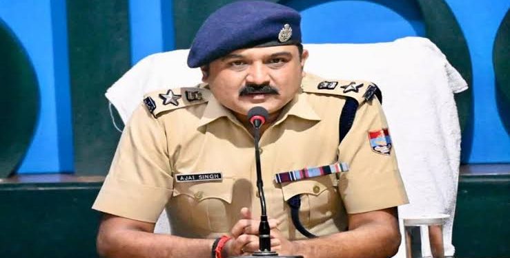 सब इंस्पेक्टर को मीडिया कर्मी के साथ अभद्र व्यवहार करना पड़ा भारी,एसएसपी ने किया लाइन हाजिर