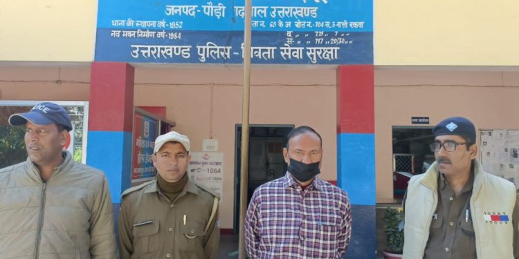 बड़ी ख़बर:  पूर्व मुख्य शिक्षा अधिकारी मदन सिंह रावत पुलिस की गिरफ्त में, भ्रष्टाचार का है मामला