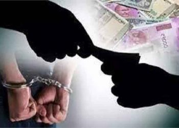 यहां दो पुलिस वालों को सीबीआई ने रिश्वत लेते वक्त किया गिरफ्तार