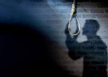 दुखद : उत्तरांचल यूनिवर्सिटी के छात्र ने पीजी मे पंखे से लटक कर लगाई फांसी।