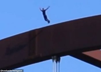 ब्रेकिंग न्यूज: सुबह सुबह व्यक्ति ने अलकनंदा नदी में लगाई छलांग।