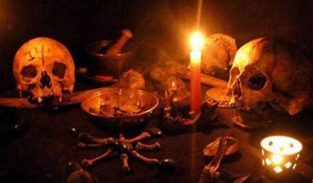 भयानक तरीके से दो सगी बहनों की हत्या,परिजनों का आरोप प्रेत पर
