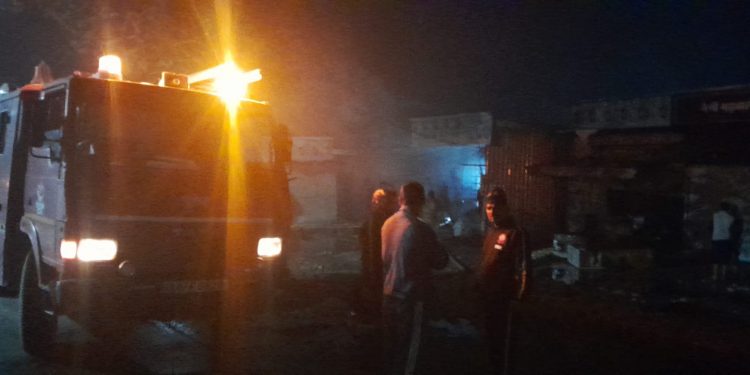 हादसा:डोईवाला में अंग्रेजी शराब की दुकान, रेस्टोरेंट और एक दुकान जल कर हुई खाक, यह है वजह
