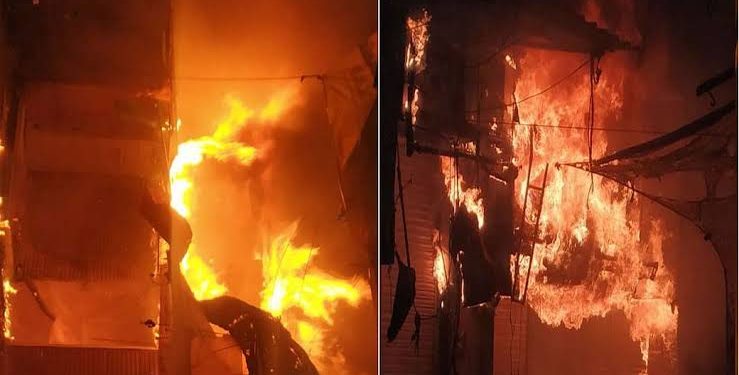 हादसा : उत्तराखंड में यहां एक रेस्टोरेंट में लगी भीषण आग, सामान जल कर हुआ खाक, देखें वीडियो।