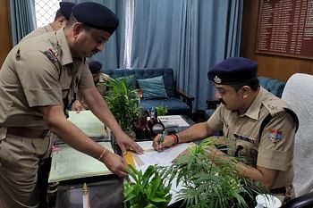 लापरवाही बरतने पर वरिष्ठ पुलिस अधीक्षक ने इन पुलिस कर्मियों पर की बड़ी कार्रवाई।