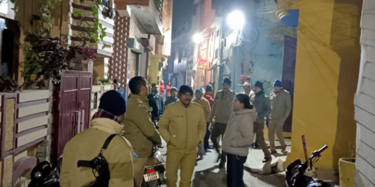 बड़ी खबर : उत्तराखंड में यहां संविदा कर्मचारी ने लाइसेंसी रिवॉल्वर से मारी खुद को गोली ।