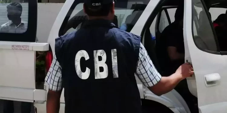 BIG BREAKING : सीबीआई ने यहां दरोगा को रिश्वत लेते पकड़ा रंगे हाथ।