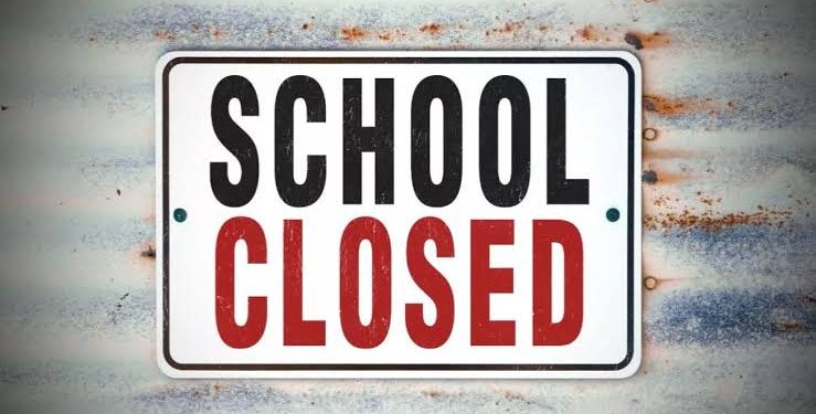 बारिश और बर्फबारी की वजह से उत्तराखंड के इस जिले में कल रहेंगे स्कूल बंद।