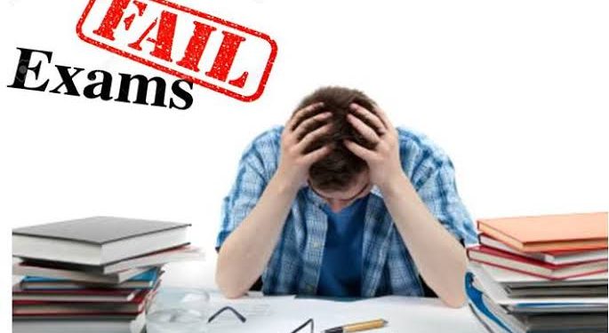 45 में से 38 छात्र छात्राएं प्री-बोर्ड में फेल, प्रधानाचार्य समेत सभी शिक्षकों के वेतन पर रोक।