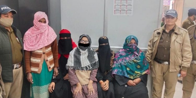 बड़ी खबर: हल्द्वानी हिंसा की पत्थरबाज महिलाएं गिरफ्तार, बुर्के में छिपकर की थी पत्थरबाजी..