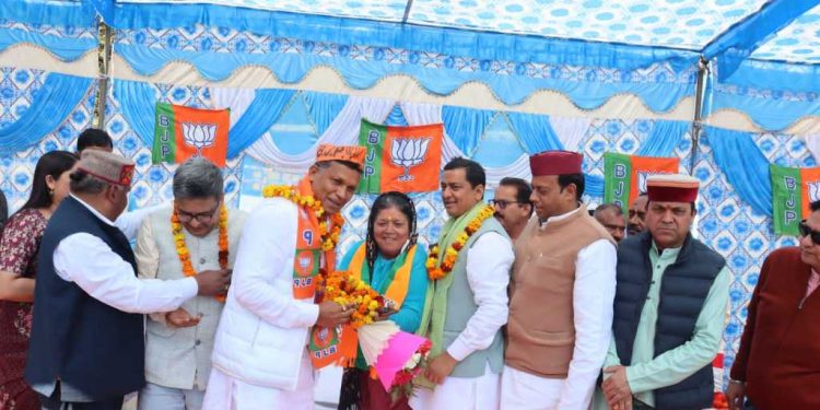 राजनीति: उत्तराखंड कांग्रेस को झ्टका, ये दो नेता भी भाजपा में शामिल..