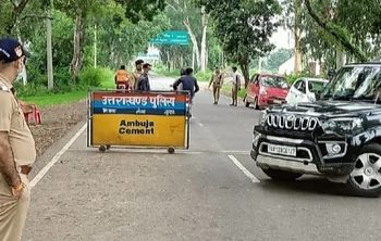 ब्रेकिंग: राजपुर पुलिस और FST टीम ने सघन चेकिंग के दौरान कार से 7 लाख रूपए किए बरामद..