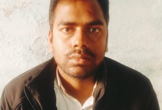 ब्रेकिंग: यहां आवास विकास परिषद का कर्मचारी 10,000 की रिश्वत लेते रंगे हाथों गिरफ्तार..