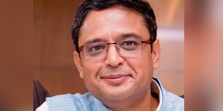 बिग ब्रेकिंग: कांग्रेस को झटका, मनीष खंडूरी ने सभी पदों से दिया इस्तीफा..