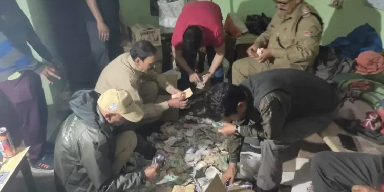 बड़ी खबर: पुरोला में 26 लाख की नकदी बरामद, पुलिस टीम जांच में जुटी..