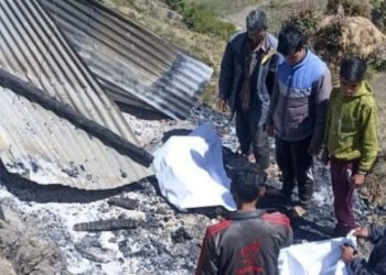 दुखद: यहां दो मंजिला भवन में आग लगने से दो लोगों की जलकर मौत..