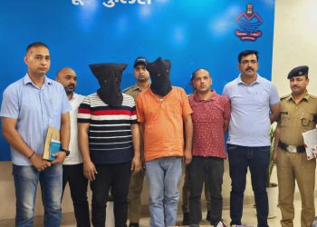 बड़ी खबर: ऑनलाइन इंजीनियरिंग इंट्रेंस परीक्षा में नकल कराने वाले गिरोह का भंडाफोड़, पढ़े 