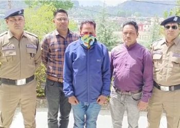 बड़ी खबर: मृत घोषित हो चुके इनामी बदमाश को पुलिस ने किया गिरफ्तार, ऐसे पकड़ा गया..