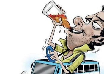 गजब: यहां लोकसभा चुनाव प्रशिक्षण में टल्ली होकर पहुंचे गुरु जी, नशे में जमकर मचाया हुडदंग..