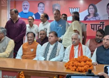 बिग ब्रेकिंग: पूर्व कैबिनेट मंत्री दिनेश अग्रवाल ने थामा भाजपा का दामन..