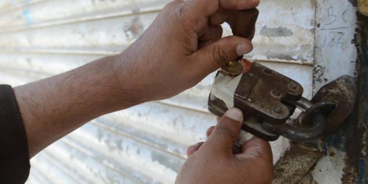 बड़ी खबर: यहां फूड लाइसेंस की आड़ में बनाई जा रही थी दवाईयां, फैक्टरी सील..