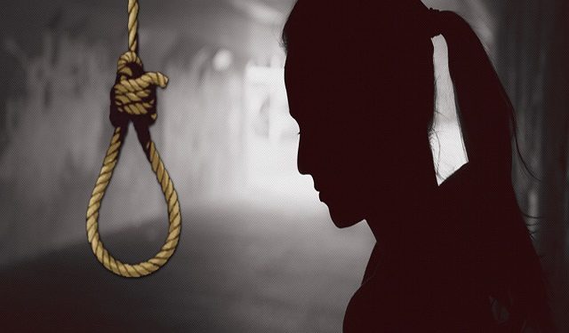 दुखद: यहां दिल्ली निवासी छात्रा ने फांसी लगाकर दी जान..