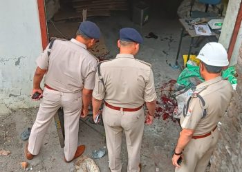 बिग ब्रेकिंग: राजधानी में कबाड़ी की दुकान में फटा बम, 8 लोग घायल, 3 की हालत गंभीर..