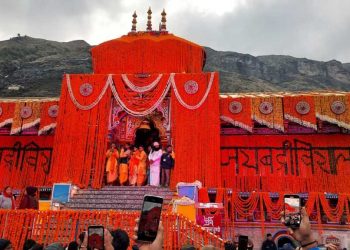 आस्था: पूरे विधि विधान के साथ 6 बजे खुले भू – बैकुंड बद्रीनाथ धाम के कपाट..