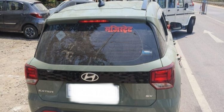 बड़ी कार्यवाही: UP के मैजिस्ट्रेट की कार को लेकर बेटा घूम रहा था , पुलिस ने उतारी हेकड़ी..