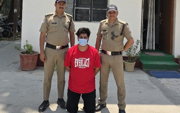 बड़ी खबर: सोशल मीडिया पर पहाड़ की महिलाओं व उत्तराखंड वासियों पर अश्लील टिप्पणी करने वाला धरा गया..