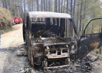 बड़ी खबर: यहां स्कूल वैन में लगी अचानक आग, ड्राइवर की सुझबुझ से बची 18 बच्चों की जान..