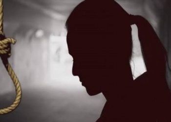 सुसाइड: यहां 16 साल की नाबालिग लड़की का पेड़ से लटका मिला शव, आत्महत्या का है मामला