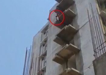 ब्रेकिंग: देहरादून के नामी बिल्डर एस एस साहनी ने, 8 वी मंजिल से कूद कर दी जान..