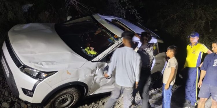 हादसा: नैनीताल में हादसा , गाड़ी के ब्रेक फेल होने से हुआ हादसा, 1 की मौत 6 सुरक्षित..