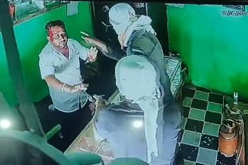क्राइम: दिनदहाड़े सर्राफा कारोबारी की दुकान में घुसे बदमाश, कारोबारी ने दिखाया साहस ..पढ़े