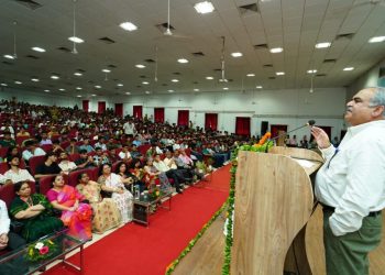 बड़ी खबर: SGRRU में दीक्षारंभ 2024 का आयोजन, हजारों छात्र छात्राओं किया प्रतिभाग..