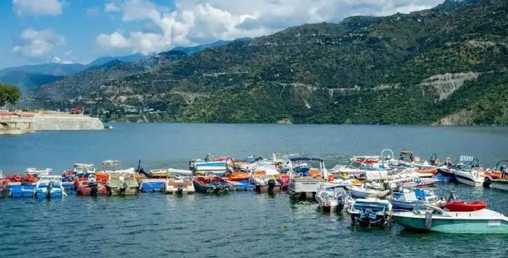 गजब: टिहरी झील में हाउस बोट के संचालन के लिए पर्यटन मंत्री के बेटे और जिला पंचायत अध्यक्ष के पति ने भी किया आवेदन