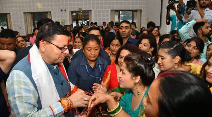 बिग ब्रेकिंग: CM धामी की बहनों को सौगात। रक्षा बंधन पर कर सकेंगी बसों में फ्री सफर