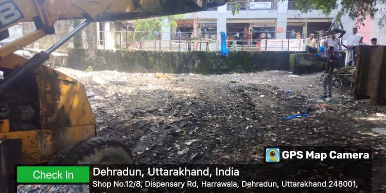 बड़ी खबर : नगर निगम में व्यवस्था परिवर्तन का दिखने लगा असर, सार्वजनिक स्थल पर कूड़ा डालने वाले पर लगाया 01 लाख का अर्थदण्ड