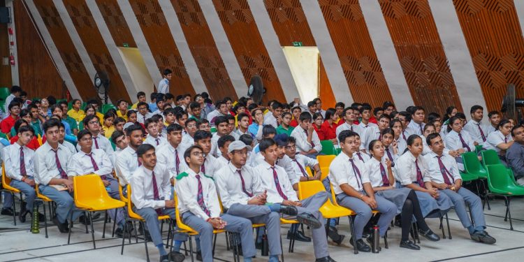 गुड न्यूज : स्कूली बच्चों ने जाना इमरजेंसी में कैसे दे सकते हैं सी.पी.आर.। बिना डॉक्टरी सलाह के एक्सरसाइज दिल के लिए खतरनाक