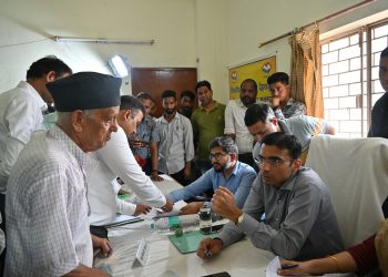 जनसेवक कार्य जनता की समस्या का निस्तारण करना, अपने दायित्वों को समझे अधिकारीः डीएम