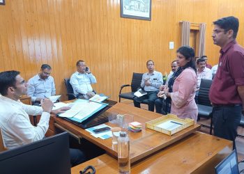 अब नगर निगम खुद करेगा स्ट्रीट लाइटों की मरम्मत-डीएम