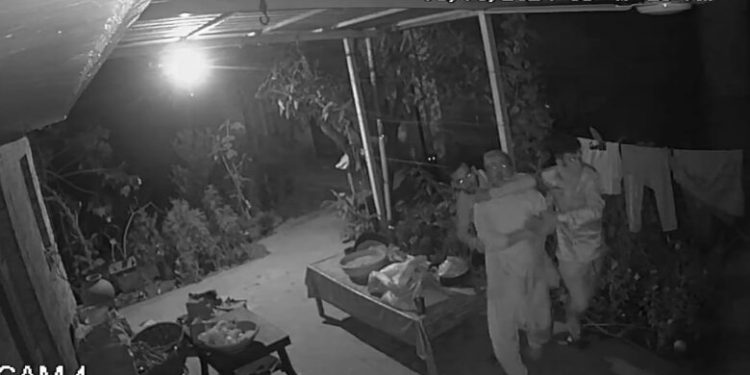 बड़ी खबर : मॉर्निंग वॉक पर निकले रेलवे के रिटायर अफसर को घर के बाहर घात लगाकर बैठे बदमाशों ने बनाया बंधक