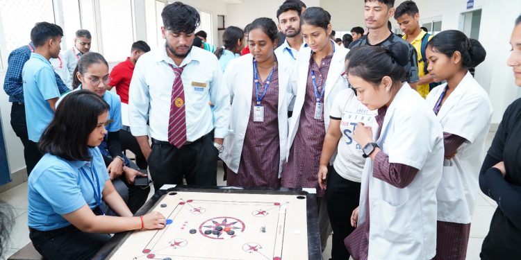 एसजीआरआरयू क्रिकेट में स्कूल ऑफ योगिक साइंस ने नर्सिंग को किया पराजित