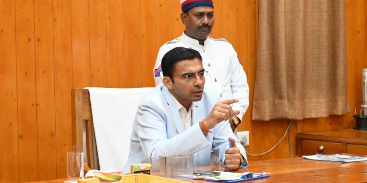 निर्धारित संख्या से कम वाहन फील्ड में उतारने पर कड़ी नाराजगी के साथ, नोटिस की कार्यवाही के निर्देश।